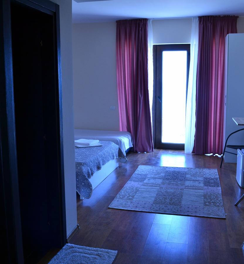 Sara Hotel Vama Veche Luaran gambar